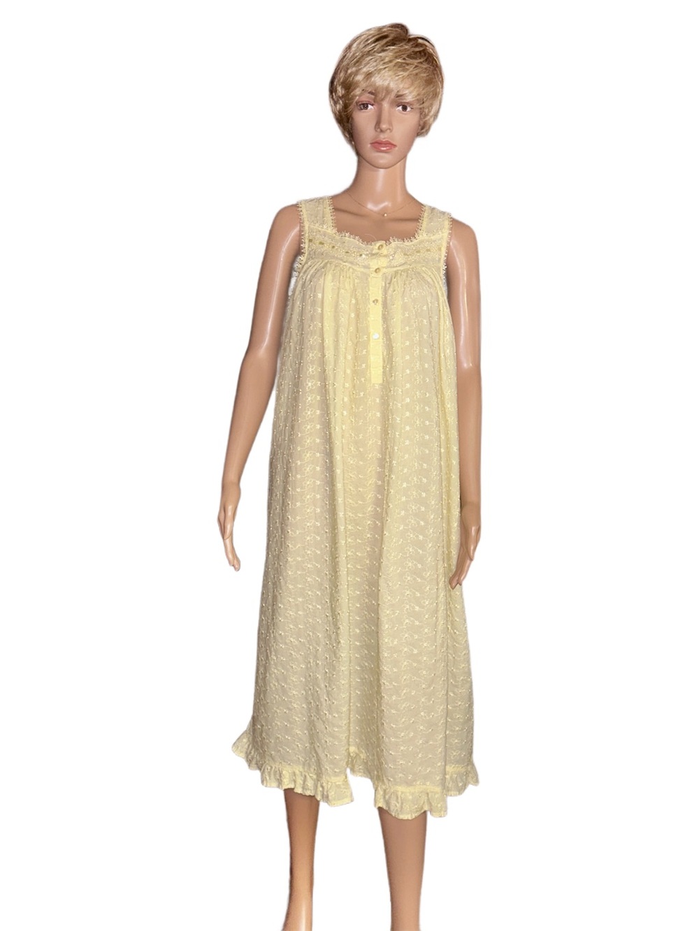 Adonna ~ Small ~ Vintage (80’s) ~ Yellow W/ Floral Embroidery ~ Nightgown
